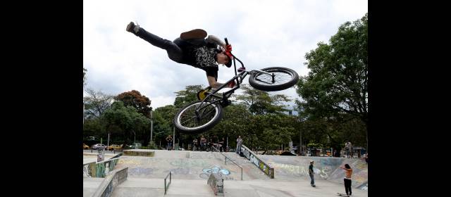 Santi dará el salto mundialista en freestyle | Santiago Muñoz le dedica mínimo cuatro horas de entrenamiento al freestyle y por eso su gran nivel. FOTO JUAN ANTONIO SÁNCHEZ