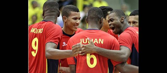 Varones del volei hacen historia: primera vez que suben al podio | Colombia mostró gran nivel al ganar el bronce en el Suramericano, por primera vez en 30 ediciones del evento. FOTO CORTESÍA CSV