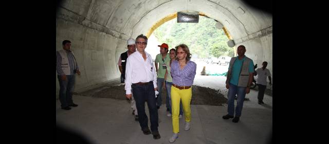 Llamado al Gobierno español para terminar la vía a Buenaventura |