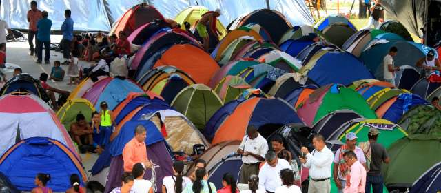 Campamento en el coliseo de Barbosa FOTO RÓBINSON SÁENZ