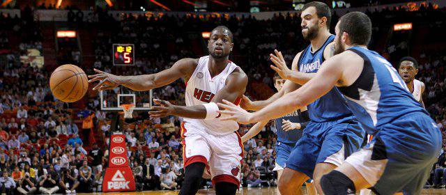 Heat y Bulls se mantienen líderes; ganan Lakers, Nuggets y Warriors | FOTO REUTERS