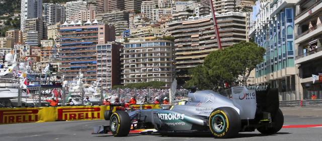Nico Rosberg fue el más rápido en los entrenamientos libres de F1 | El piloto alemán dio 30 vueltas al corto circuito de Montecarlo y sacó una ventaja de 87 milésimas al español Fernando Alonso. FOTO AP
