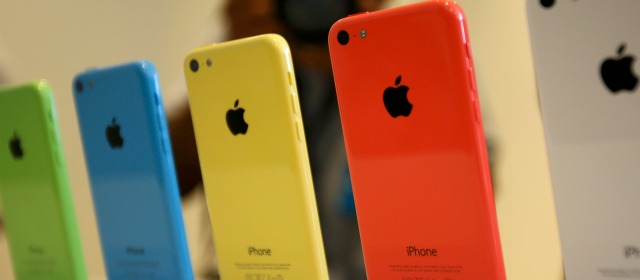 Los nuevos iPhone llegan a Colombia el 1 de noviembre | Nuevo iPhone 5C. Foto: Reuters