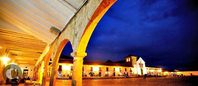Aspecto nocturno de la plaza de Villa de Leyva, municipio ubicado en la región central del departamento de Boyacá. FOTO JULIO CÉSAR HERRERA