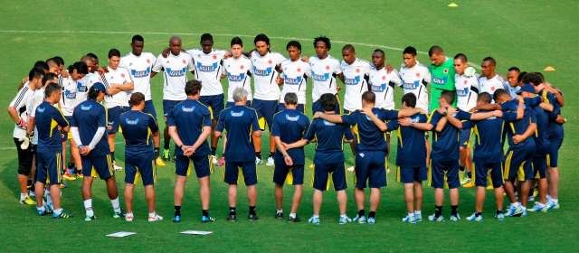 Que camisetas de clubes no sean uniformes de batalla | La hermandad siempre ha rondado en la Selección, un ejemplo para la hinchada. FOTO JUAN A. SÁNCHEZ