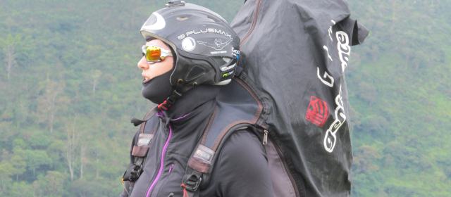 Andrea Jaramillo, la joven parapentista colombiana, destacada en el Mundial. Lidera la categoría de damas. Foto cortesía Airtribune