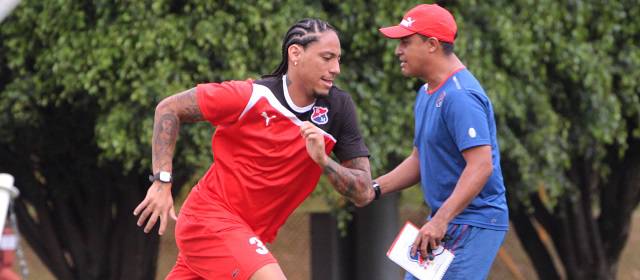 El técnico Pedro Sarmiento recalcó que el jugador no está en el equipo por decisión propia. FOTO ARCHIVO HERNÁN VANEGAS