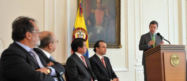 Respaldar procesos de desmovilización es un paso para avanzar en la paz: Santos |