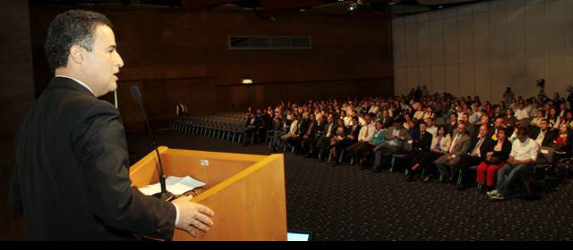 Alcalde de Medellín sostiene que plan de modernización no implica despidos | El alcalde Aníbal Gaviria dijo que uno de los propósitos de la reestructuración era mejorar la articulación.