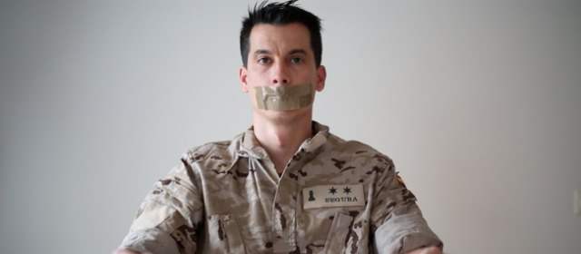 Luis Segura, el teniente que desafió al Ejército español | Mientras escribía la publicación, Luis fue víctima de acoso laboral. Le impidieron hablar o desayunar con sus compañeros. Dijo a El Colombiano que no ha pensado en renunciar al Ejército. FOTO CORTESÍA