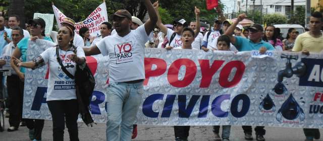 Yopal protestó otra vez por agua | Los habitantes de Yopal, protestaron exigiendo el servicio de agua potable. FOTO COLPRENSA