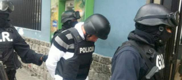 Juan Carlos Calle Serna es acusado presuntamente de pertenecer a "los Rastrojos". Su captura se produjo el viernes en la tarde. Foto tomada El Comercio de Ecuador. | Juan Carlos Calle Serna es acusado presuntamente de pertenecer a "los Rastrojos". Su captura se produjo el viernes en la tarde. Foto tomada El Comercio de Ecuador.