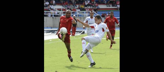 Rionegro puso a sufrir al América | La veteranía de América, representada en Héctor Hurtado, no pudo con la juventud de Rionegro. FOTO COLPRENSA