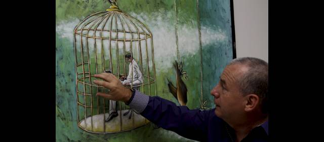 Las historias se cuentan desde el cuadro y para él | Rodrigo Granada ha mezclado en su obra el ser consultor organizacional. FOTO JULIO CÉSAR HERRERA