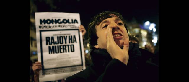 Rajoy estaría involucrado en pagos ocultos a jefes del PP | El inconformismo aumenta a la par con los escándalos que salpican hasta a la corona. FOTO REUTERS