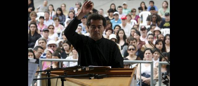 Con el Gran Danzón, debuta la Filarmónica | El maestro Alejandro Posada dirigirá el concierto de apertura de temporada. FOTO HERNÁN VANEGAS