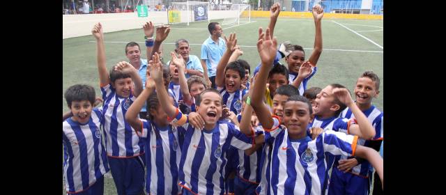 Los niños de la Copa Cipa-Une sortean hoy sus emociones | Arco Zaragoza es el actual campeón. FOTO MANUEL SALDARRIAGA