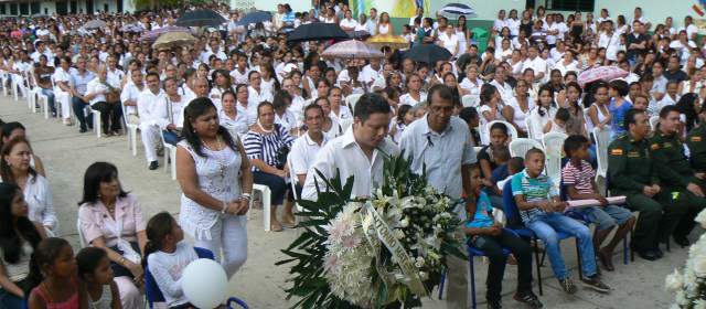 Santos encabeza sepelio de niños muertos en tragedia en Fundación |