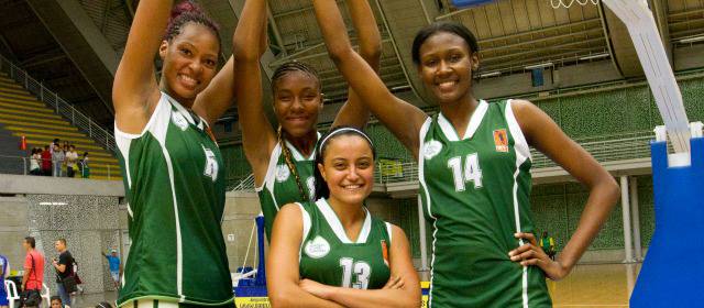 Ya tenemos baloncestistas mujeres de 1.90 metros | FOTO EDWIN BUSTAMANTE