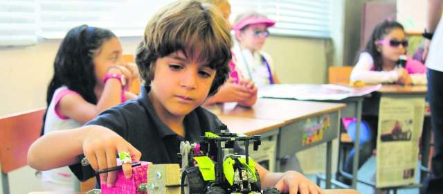 La escuela siembra la semilla empresarial | La cátedra de emprendimiento ayuda a que los niños creen una idea que más adelante se pueda transformar en una empresa. FOTO: CORTESÍA