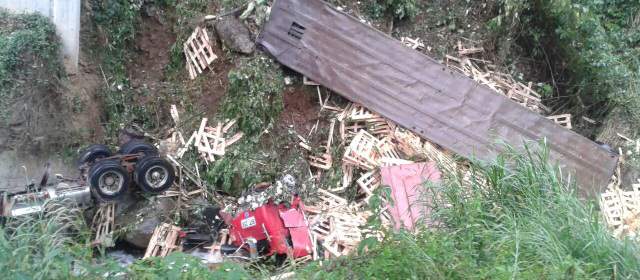 Dos personas murieron en accidente de tránsito en la entrada de Palmitas | FOTO Juan Antonio Sánchez Ocampo