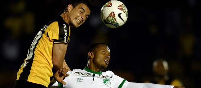 Cali le apunta a la Copa Suramericana | Luis Fernando Mosquera fue exigido por Diogo Silvestre el martes en Montevideo. FOTO AP
