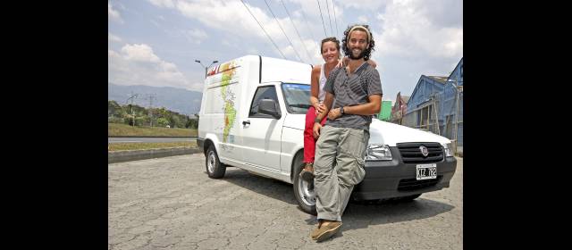 Cruzando el continente a bordo de cuatro ruedas | Viajan sin cumplir un itinerario y por eso se toman su tiempo para conocer mejor la cultura. FOTO JONATHAN CARVAJAL.