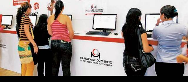 Hay que renovar registro mercantil | La Cámara de Comercio de Medellín para Antioquia dispuso de asesores y computadores para facilitar la liquidación requerida para renovar o registrar la matrícula mercantil. El último día hábil en esta entidad será hoy, entre las 8:00 a.m. y 5:00 p.m. FOTO ARCHIVO