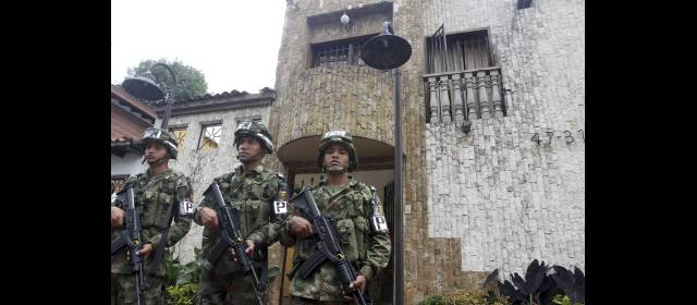 Envigado: Policía Militar refuerza seguridad | En El Portal, en Envigado, habrá presencia de 40 uniformados para vigilar el sector y patrullar el municipio. FOTO DONALDO ZULUAGA