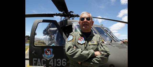 Fuerza Aérea no puede bombardear a las bacrim | El general Tito Saúl Pinilla es uno de los oficiales más experimentados. Participó en las operaciones contra “Negro Acacio”, “Raúl Reyes” y “Jojoy”. FOTO JULIO CÉSAR HERRERA