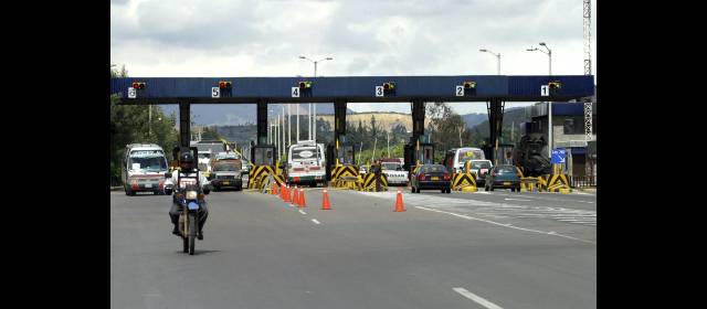 Propuesta de más peajes preocupa a transportadores | En el país hay 90 peajes concesionados. FOTO ARCHIVO