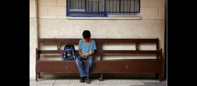 Colegio Eduardo Santos no pudo contener la deserción escolar | En el Eduardo Santos, de la Comuna 13, la inasistencia fue del 35 por ciento. FOTO JULIO C. HERRERA