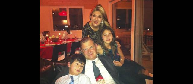 Una paisa busca la cura del Sida | Ana María Béglé Pineda vive en Lausana, Suiza, con su esposo Claude y sus dos hijos Isabella y Théo. Desde 1996 vive en Europa. Es investigadora de la vacuna contra el Sida. FOTO CORTESÍA