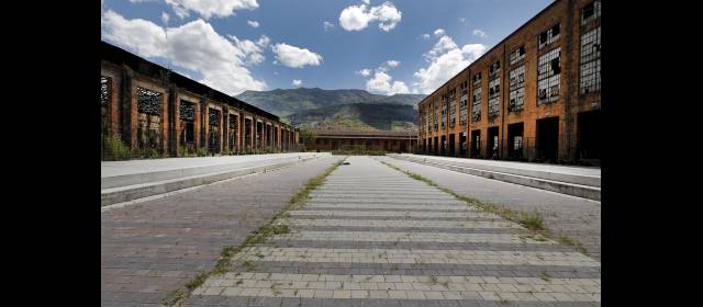 4.458 personas formadas en Parque de Artes de Bello | Los viejos talleres del Ferrocarril son espacios patrimoniales que conservará la segunda fase del Parque de Artes y Oficios. FOTO JAIME PÉREZ