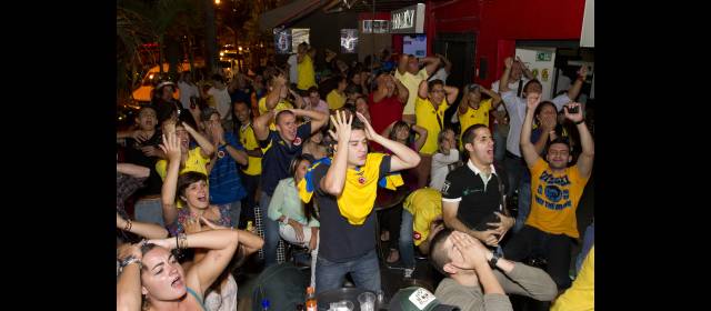 El festejo de Semana Santa quedó aplazado por la caída | En el Parque Lleras también hubo tristeza. FOTO EDWIN BUSTAMANTE