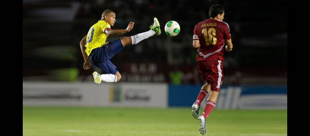 Nos faltó efectividad en ataque: José Pékerman | Macnelly Torres tuvo una jornada gris, sin la claridad del viernes pasado ante Bolivia. Uno de los factores en la derrota. FOTO REUTERS