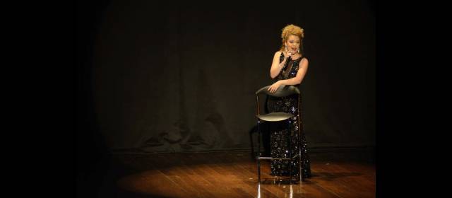 Un tango por un poema de Evaristo Carriego | Más de 10 artistas en escena acompañan a la cantante Carolina Monsalve y al bandoneonista Marco Blandón. La preparación teatral estuvo a cargo de John Viana. FOTO CORTESÍA