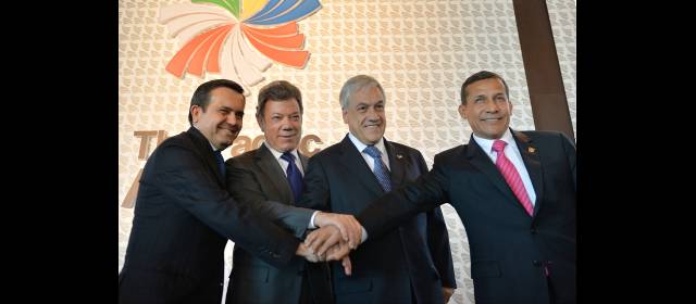 Alianza Pacífico atrae inversión para aumentar clase media en la región | El ministro de Economía de México, Ildefonso Guajardo y los presidentes de Colombia, Juan Manuel Santos; Chile, Sebastián Piñera y Perú, Ollanta Humala. FOTO COLPRENSA