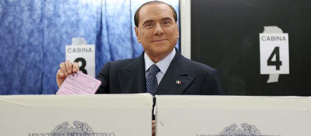 Exprimer ministro italiano, Silvio Berlusconi. FOTO AP