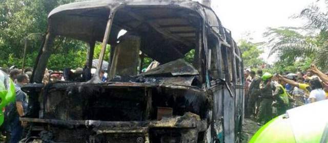 Niños mueren en un bus que estalló en Fundación, Magdalena |