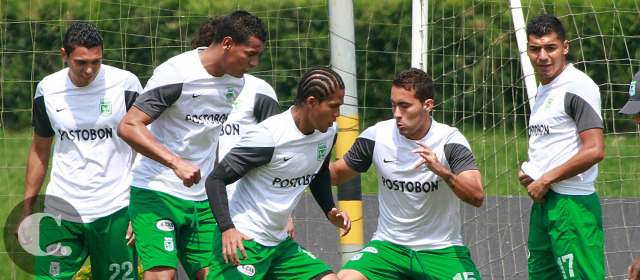 Nacional afina puntería para enfrentar a Newell"s | El verde de Antioquia hará hoy su última práctica en Rosario antes del juego de mañana contra Newell"s. FOTO róbinson sáenz