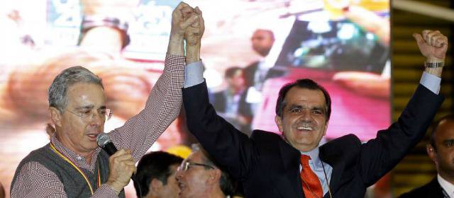 En redes sociales se debate la candidatura presidencial de Óscar Iván Zuluaga al partido UCD