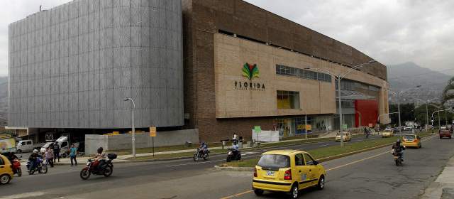 Centro Comercial Florida vuelve a operar tras inundación del miércoles |