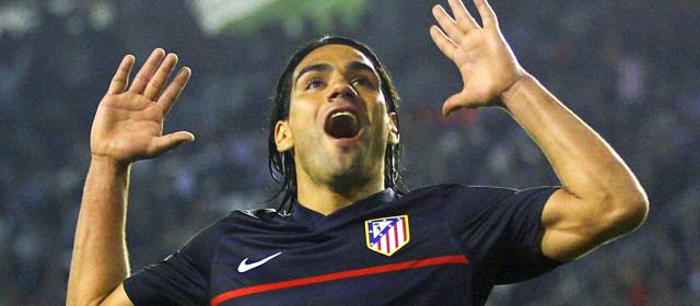 Encajaría Falcao en el Real |
