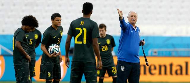 "No dormiría teniendo de rival a Neymar": Scolari | El técnico Luiz Felipe Scolari, otro reto con Brasil. FOTO AP