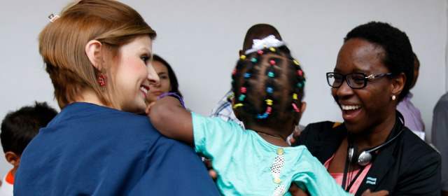 Maná es un ejemplo para África al atender 4.272 instituciones públicas | Un momento de la visita al Centro de Recuperación Nutricional en el municipio de Santa Fe de Antioquia. FOTO MANUEL SALDARRIAGA
