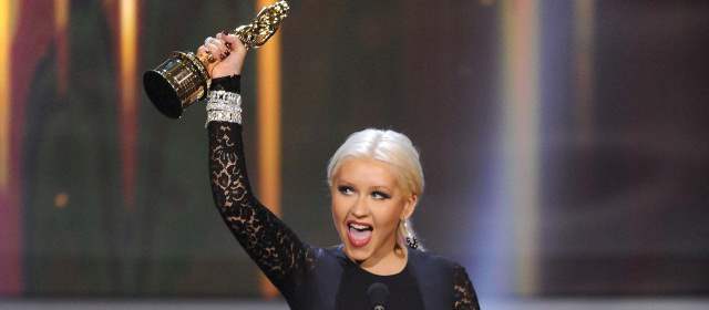 Christina Aguilera homenajeada por su trayectoria artística en los Premios Alma |