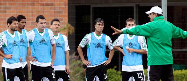 Nacional crece en confianza y motivación | Santiago Escobar tiene bien analizado a Godoy Cruz, que viene de empatar 1-1 con All Boys en la Liga de Argentina. Ayer reiteró indicaciones. FOTO MANUEL SALDARRIAGA