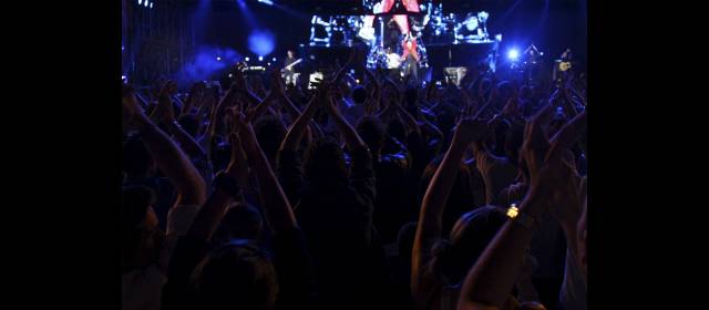 Medellín quiere ser ciudad de conciertos | Al concierto de Maná fueron, aproximadamente, 18 mil personas. El evento colmó las expectativas de empresarios y fanáticos de la banda. FOTO EDWIN BUSTAMANTE