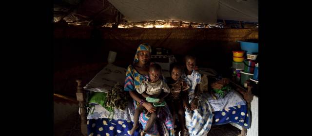 África, el continente del hambre y de la pobreza | África es sorprendente desde donde se le mire: el desarrollo en algunas de sus naciones se considera ejemplo universal; el lastre de la miseria que acosa a millones es también lacra de las desgracias de la humanidad. Hoy el mundo rinde honor al continente. FOTO REUTERS